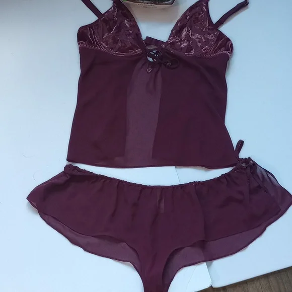 Victoria Secret night gown - Picture 1 of 11